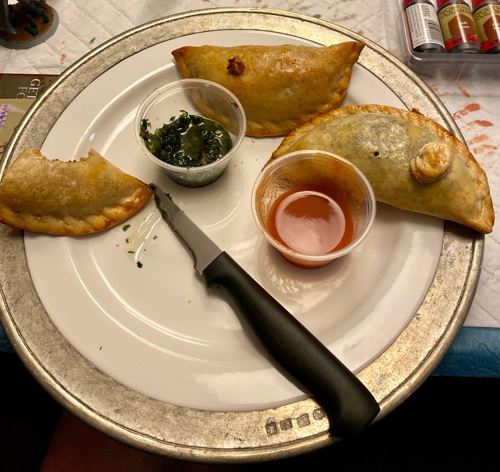 Empanada Mama & The Pie Man | restaurant | 2933 N Broadway, Chicago, IL 60657, USA | 3128565530 OR +1 312-856-5530