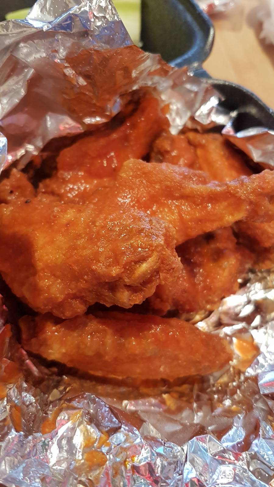 Buffalo Boss | restaurant | 17 W 125th St, New York, NY 10027, USA | 2123692677 OR +1 212-369-2677