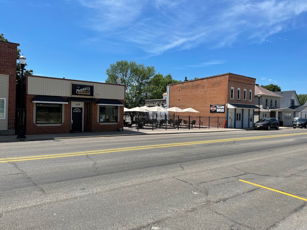 Marshalls Public House | restaurant | 107 Northern Ave, Earlville, IA 52041, USA | 5635940476 OR +1 563-594-0476