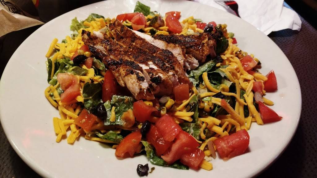 Logans Roadhouse | restaurant | 1395 Interstate Dr, Cookeville, TN 38501, USA | 9315269595 OR +1 931-526-9595