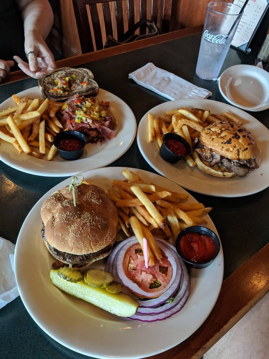 Rocs Grill & Bar | restaurant | 500 Wessel Dr, Fairfield, OH 45014, USA | 5138057250 OR +1 513-805-7250