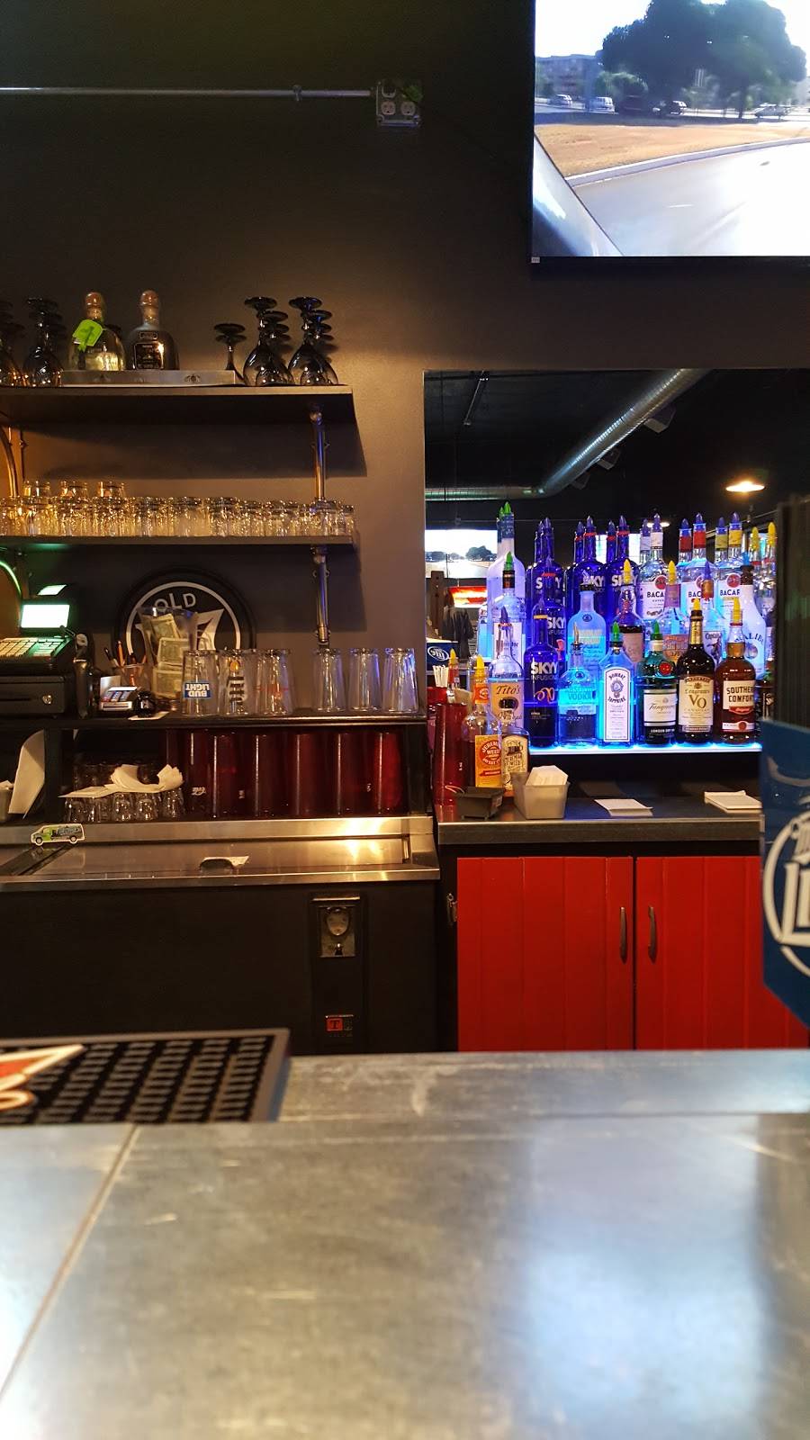 The Water Tower Bar & Grill | restaurant | 458 Rock Hill Rd, Jefferson City, MO 65109, USA | 5736354536 OR +1 573-635-4536