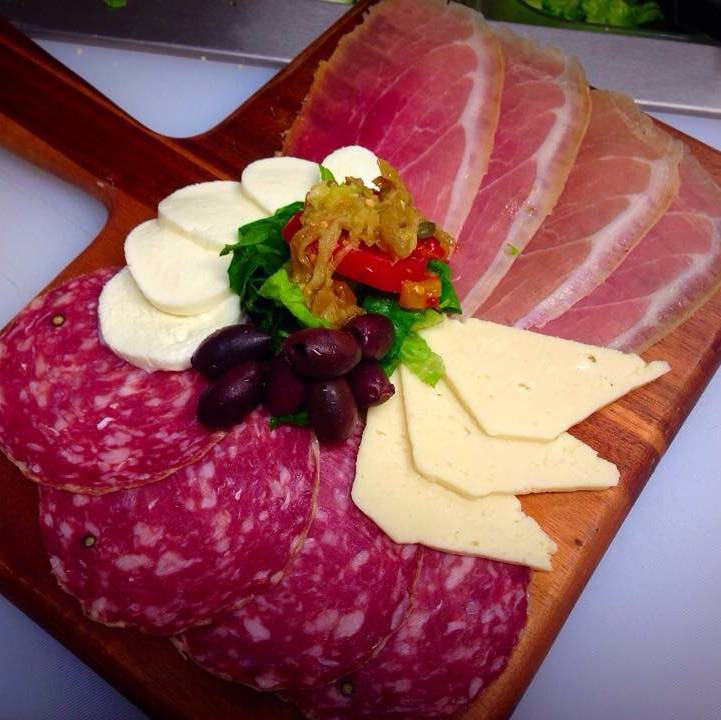 Amalfis | restaurant | 664 Long Point Rd, Mt Pleasant, SC 29464, USA | 8437934265 OR +1 843-793-4265