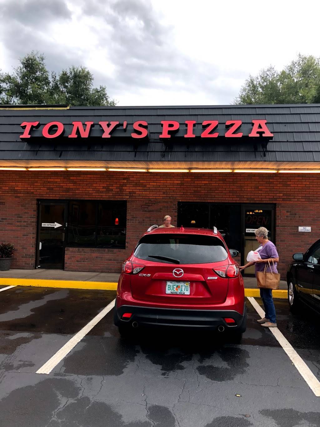 Tonys Pizza & Subs | restaurant | 2760 E Orange Ave, Eustis, FL 32726, USA | 3525899001 OR +1 352-589-9001