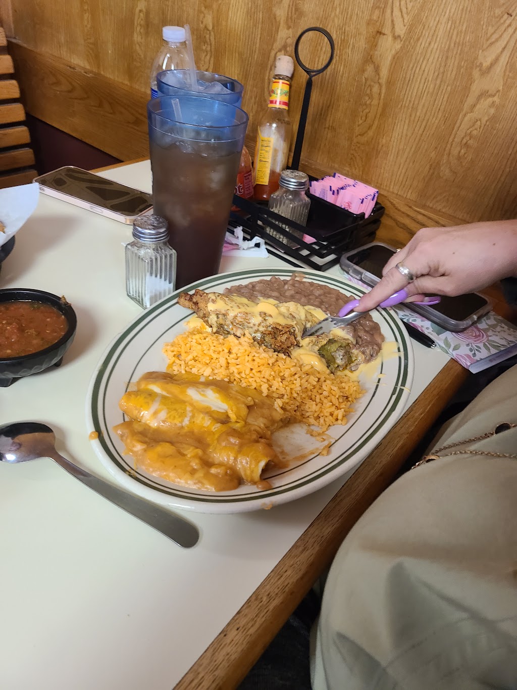 Mimis Restaurant | restaurant | 1400 Ross St, Amarillo, TX 79102, USA | 8063733484 OR +1 806-373-3484