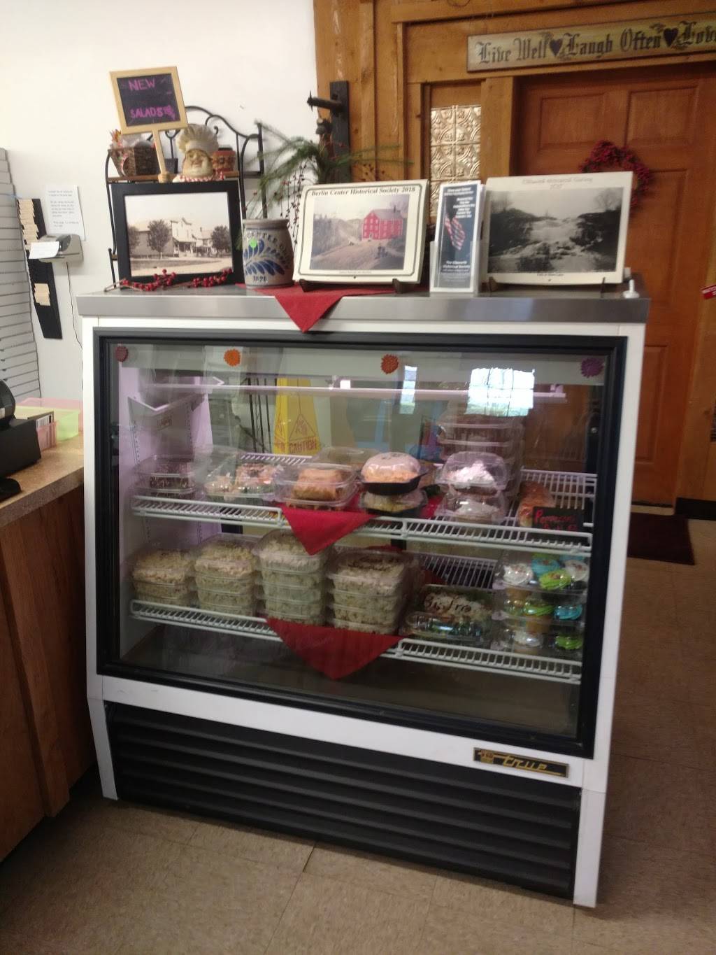 Gs Pizza World | restaurant | 15692 W Akron-Canfield Rd, Berlin Center, OH 44401, USA | 3305470088 OR +1 330-547-0088