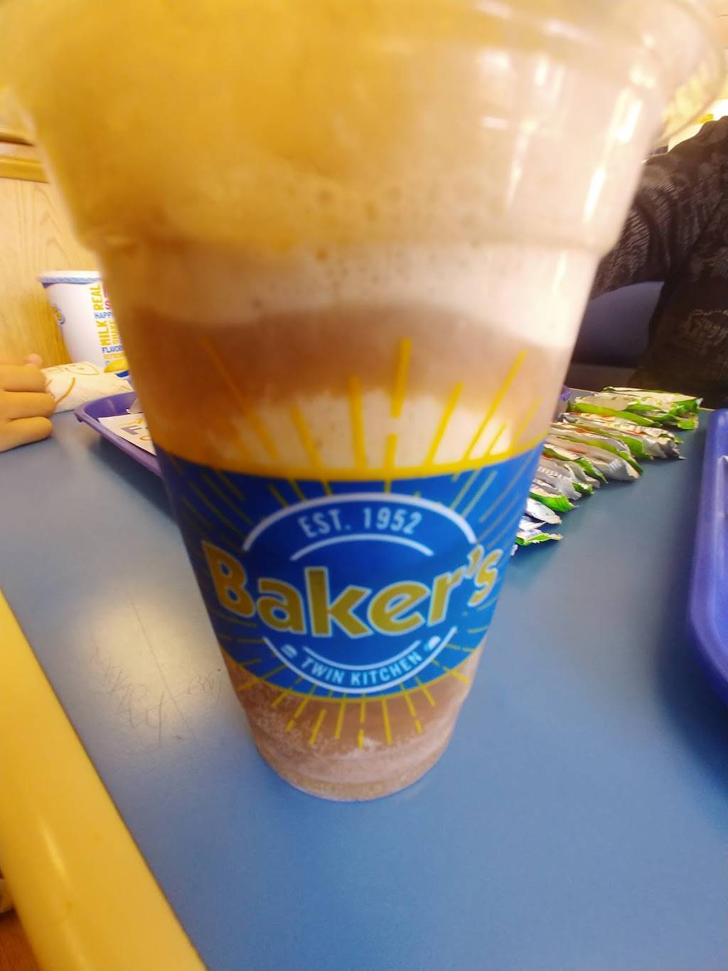 Bakers Drive-Thru | restaurant | 24910 Redlands Blvd, Loma Linda, CA 92354, USA | 9098845233 OR +1 909-884-5233