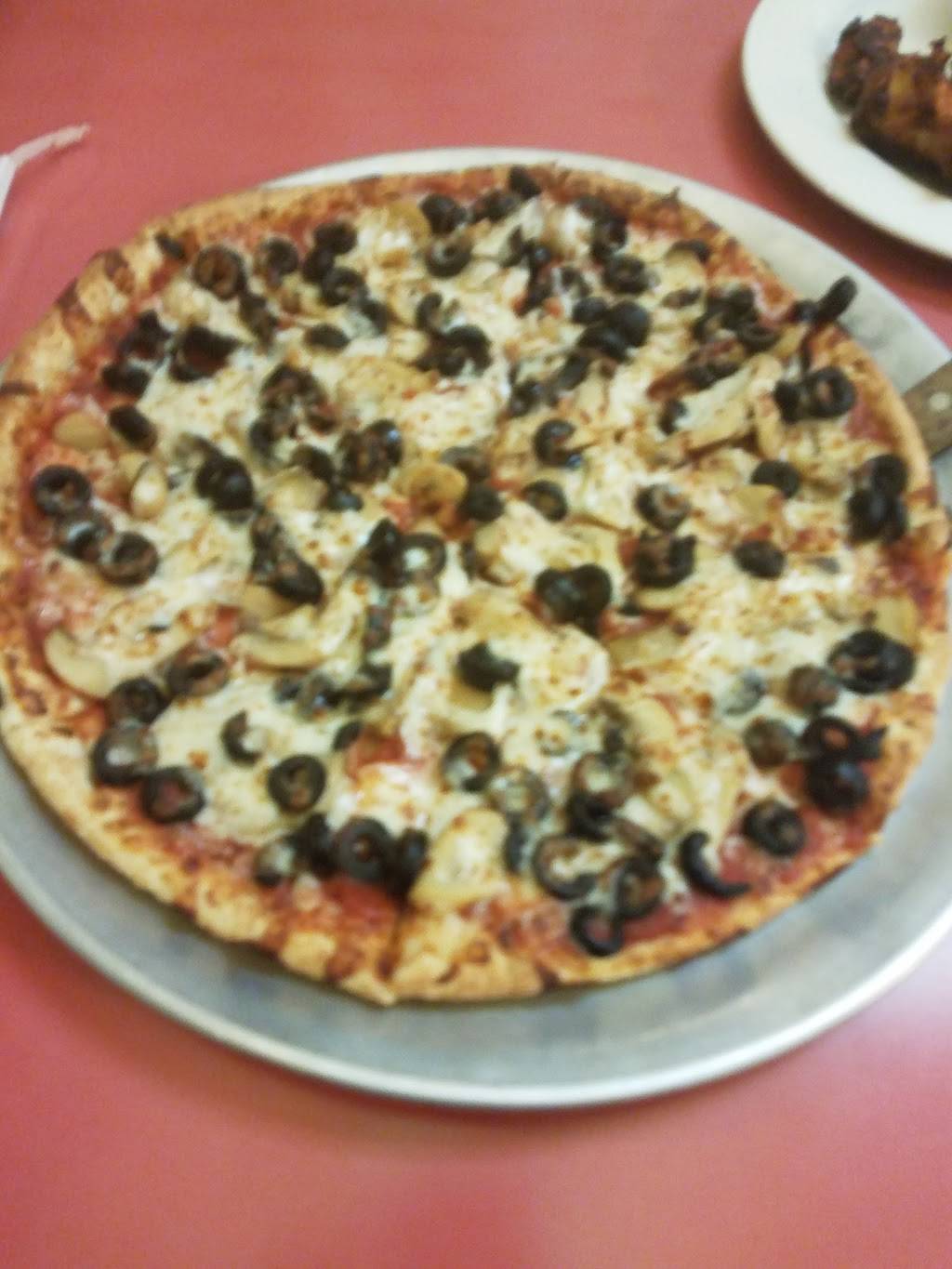 Milanos Pizza | restaurant | 578 N 4th St, Wills Point, TX 75169, USA | 9038734441 OR +1 903-873-4441