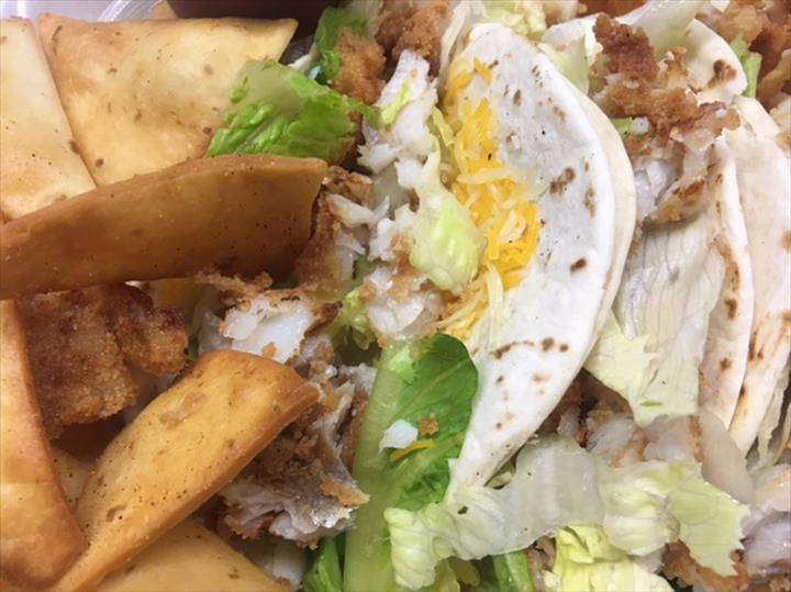 Lauras DBC Bar & Grill | meal takeaway | 7520 W Donges Bay Rd, Mequon, WI 53092, USA | 2622381733 OR +1 262-238-1733