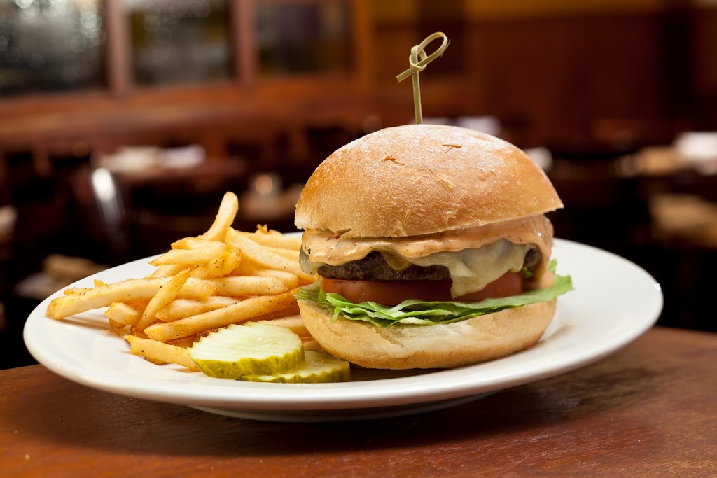 Minervas Grill and Bar | restaurant | 1607 E, SD-50, Yankton, SD 57078, USA | 6056642244 OR +1 605-664-2244