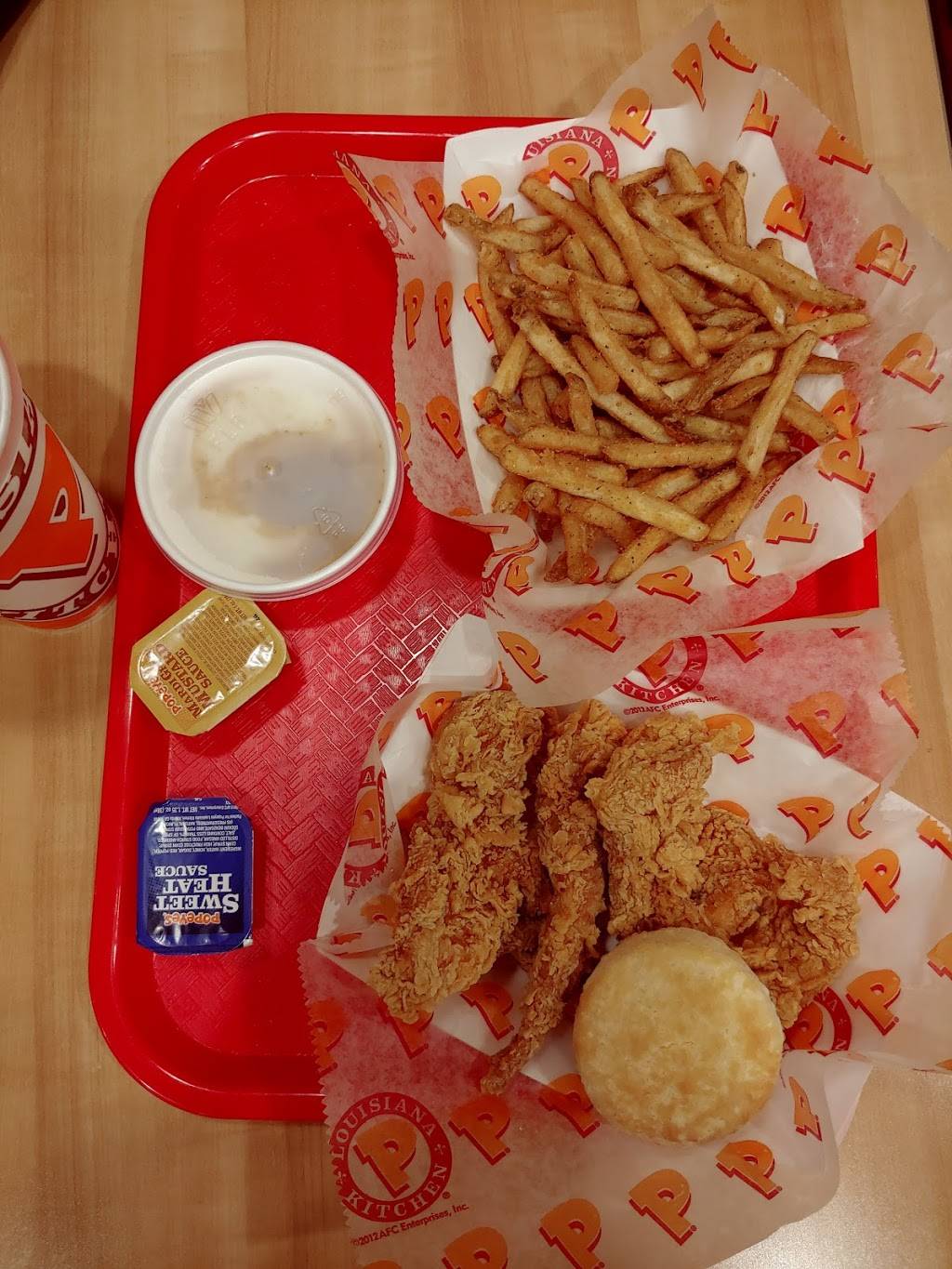 Popeyes Louisiana Kitchen | restaurant | 2211 Badger Dr, Hudson, WI 54016, USA | 7158088272 OR +1 715-808-8272