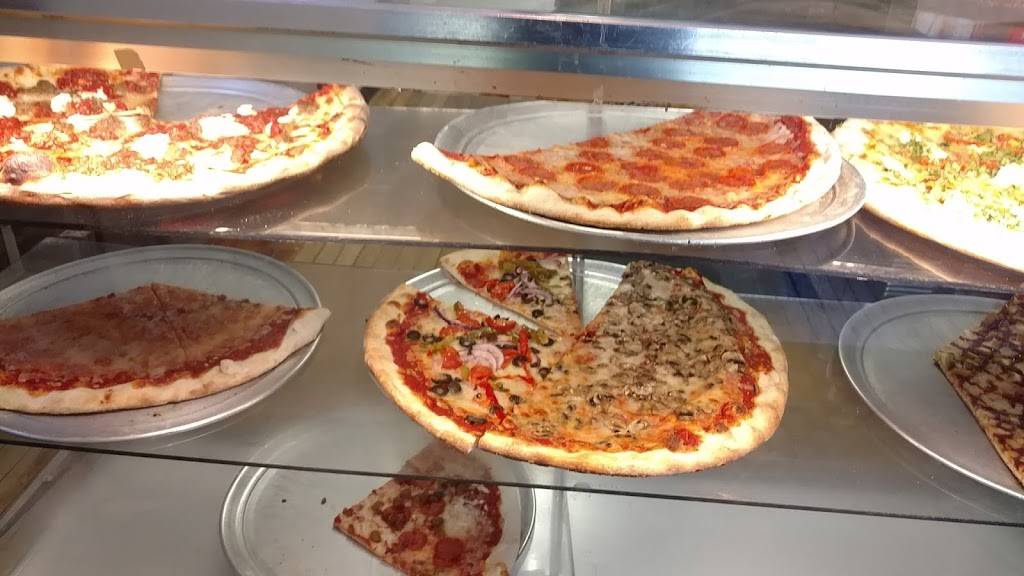 Deanos | restaurant | 24 Millerton Rd #1, Lakeville, CT 06039, USA | 8604352299 OR +1 860-435-2299