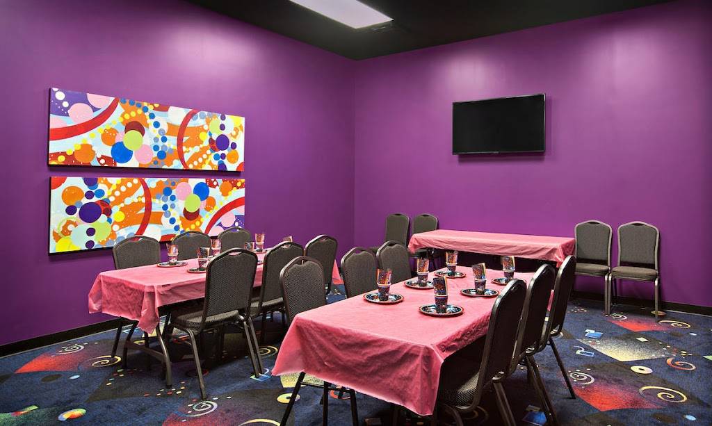 Stars and Strikes Family Entertainment Center | restaurant | 333 N Lowry St, Smyrna, TN 37167, USA | 6789655707 OR +1 678-965-5707