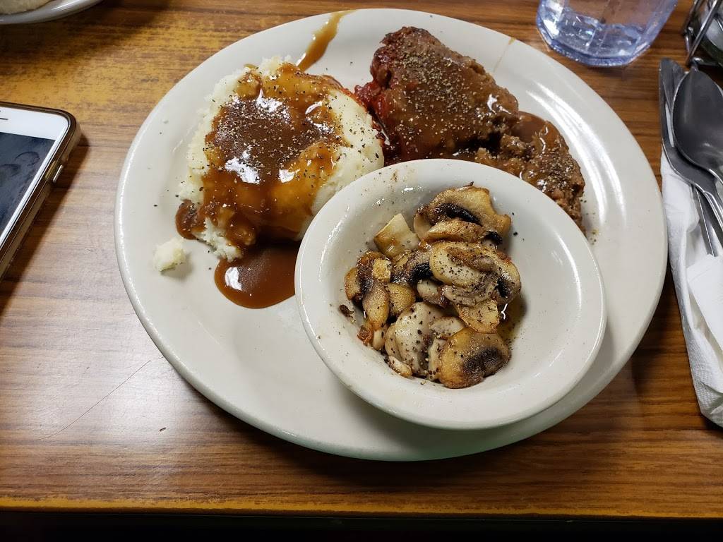 Fat Ernies Family Dining | restaurant | 2806 S Hydraulic Ave St, Wichita, KS 67216, USA | 3165547371 OR +1 316-554-7371