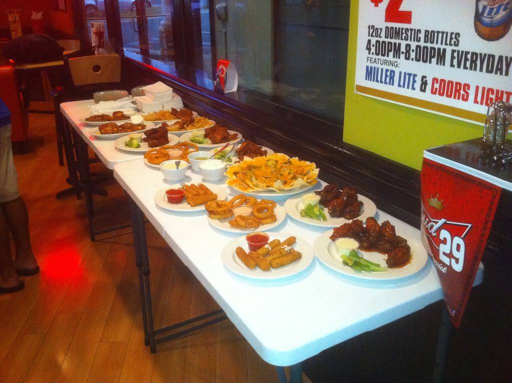 Broadlands Sports Bar & Grill | restaurant | 42882 Truro Parish Dr, Ashburn, VA 20148, USA | 7037297119 OR +1 703-729-7119