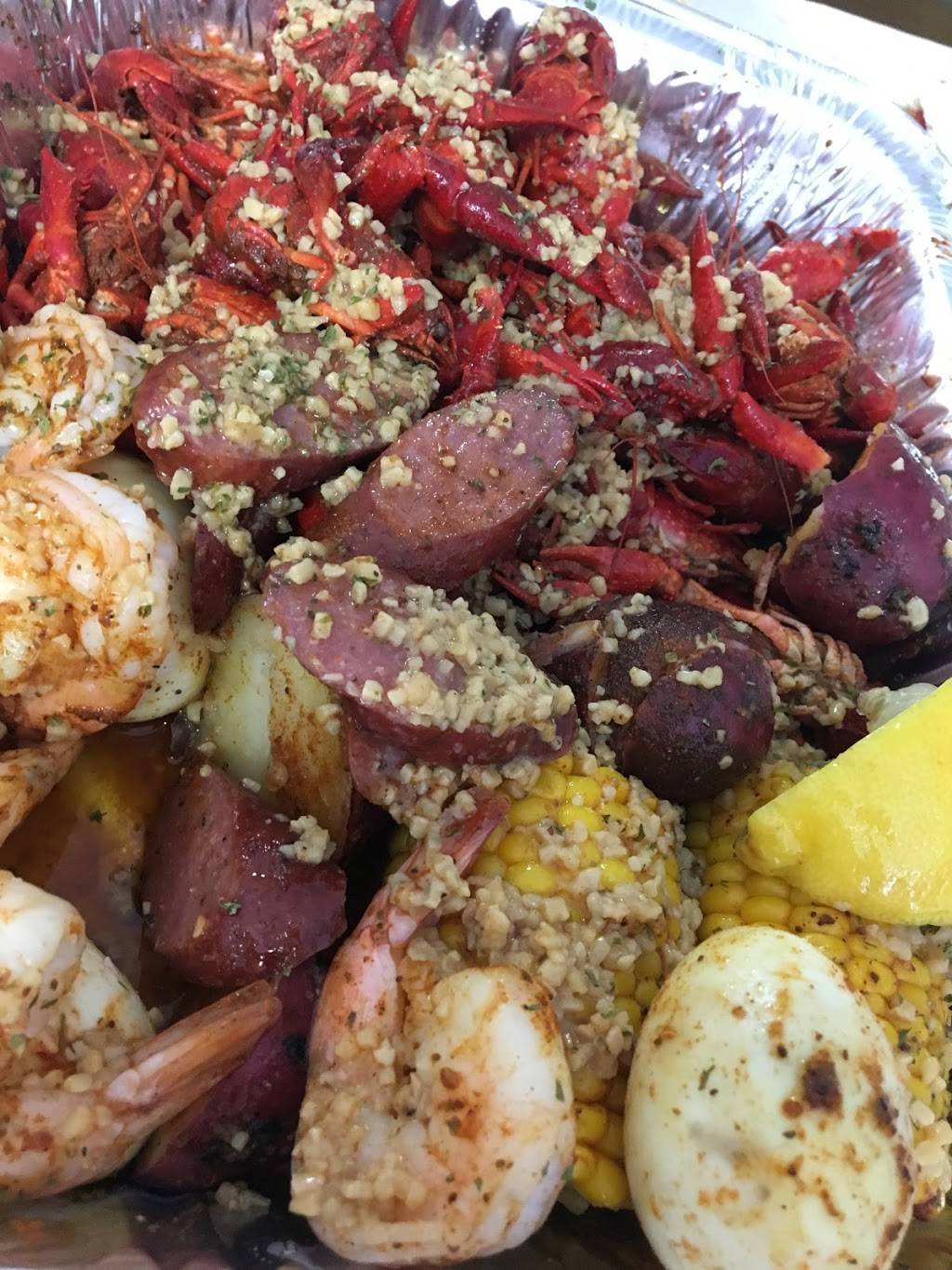 Trap House krab and seafood | restaurant | 2150 Fowler St, Fort Myers, FL 33901, USA | 2392035364 OR +1 239-203-5364