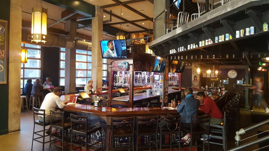 HopCat | restaurant | 300 Grove St, East Lansing, MI 48823, USA | 5178164300 OR +1 517-816-4300