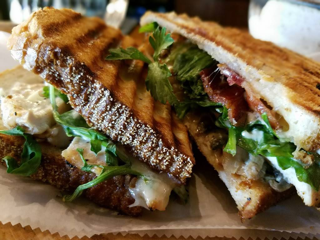 Coles Public House | restaurant | 209 S Main St, Amherst, OH 44001, USA | 4409847432 OR +1 440-984-7432