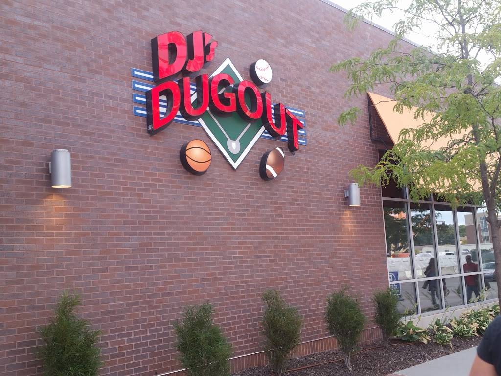 DJs Dugout Sports Bar - Aksarben Village | restaurant | 2102 S 67th St, Omaha, NE 68106, USA | 4029333533 OR +1 402-933-3533