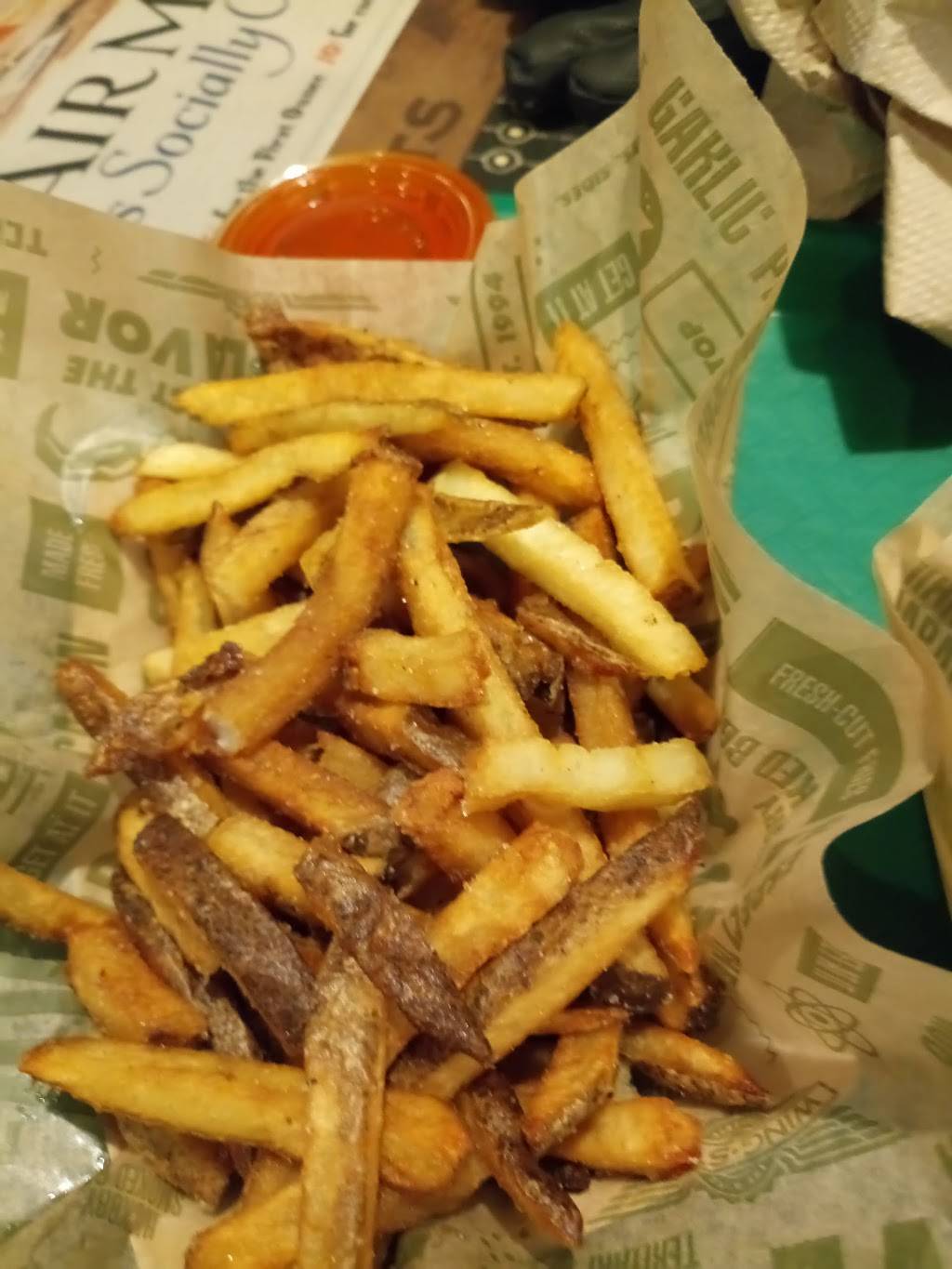 Wingstop | restaurant | 915 E Road to Six Flags St, Arlington, TX 76011, USA | 8174619464 OR +1 817-461-9464