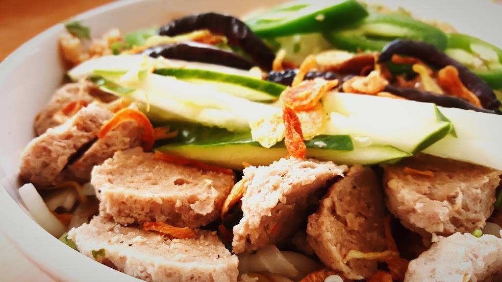 Karen Thai Food | restaurant | 300 Larpenteur Ave E, St Paul, MN 55117, USA | 6517712078 OR +1 651-771-2078