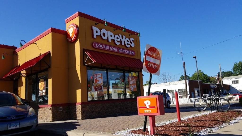Popeyes Louisiana Kitchen | restaurant | 317 Kimberly Ave, New Haven, CT 06519, USA | 2038892957 OR +1 203-889-2957