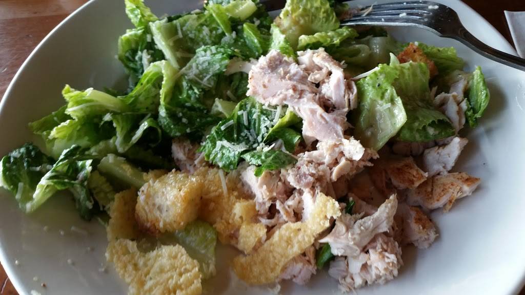 Redstone American Grill | restaurant | 155 National Plaza, Oxon Hill, MD 20745, USA | 3018393330 OR +1 301-839-3330