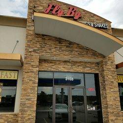 Fly By Burgers | restaurant | 3103 Wilson Rd, Humble, TX 77396, USA | 8326445007 OR +1 832-644-5007