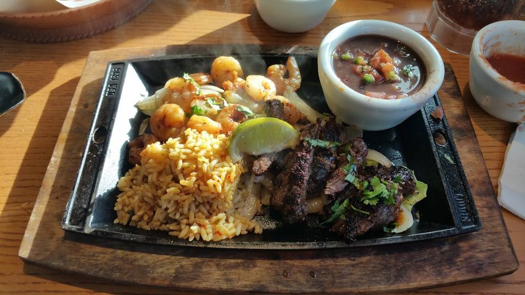 Chilis Grill & Bar | restaurant | 2576 Jackson Ave W, Oxford, MS 38655, USA | 6622813951 OR +1 662-281-3951