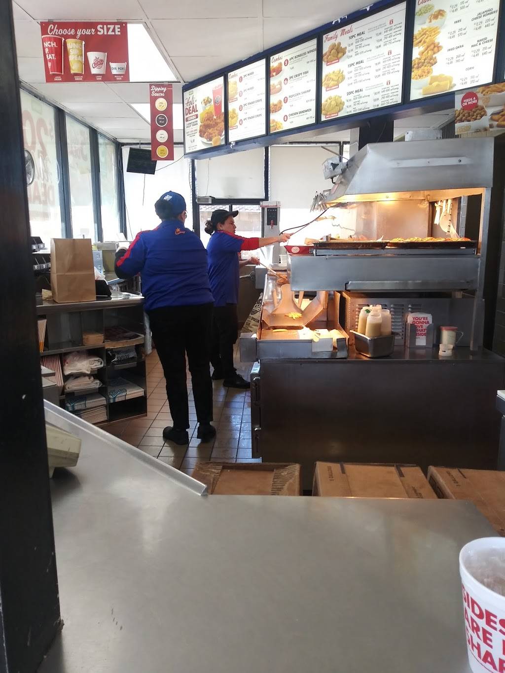 Churchs Chicken | restaurant | 1105 W Mission Blvd, Pomona, CA 91766, USA | 9096224477 OR +1 909-622-4477