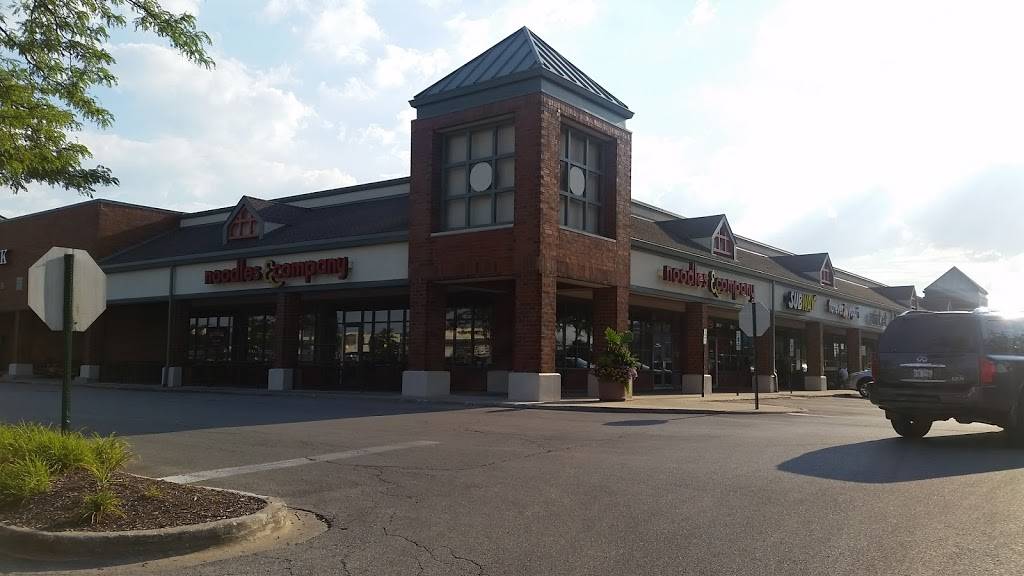 Subway Restaurants | restaurant | 5685 W Touhy Ave, Niles, IL 60714, USA | 8476472111 OR +1 847-647-2111