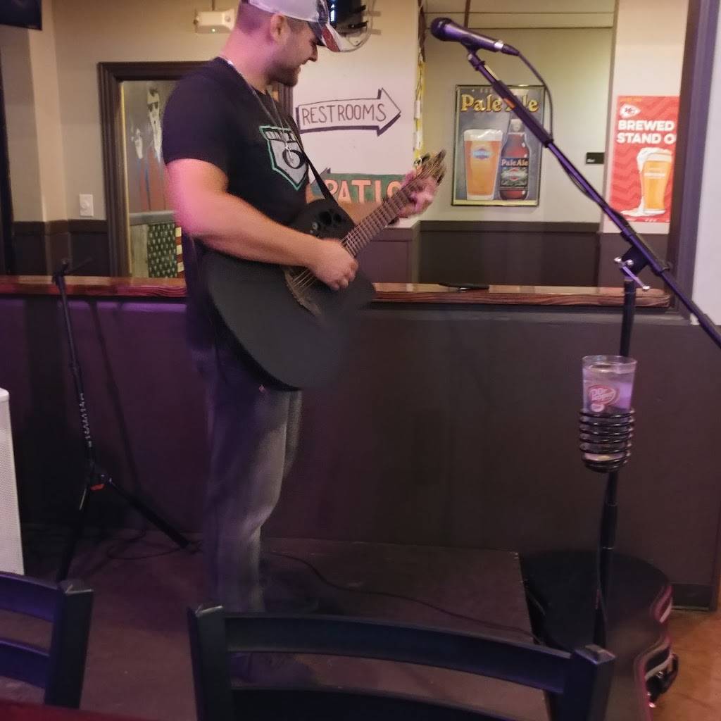 Spauldings Food & Drink | restaurant | 220 W 3rd St, Andover, KS 67002, USA | 3162953913 OR +1 316-295-3913