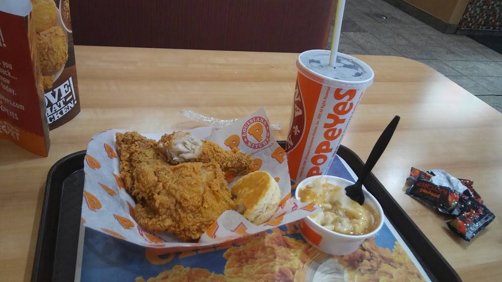 Popeyes Louisiana Kitchen | restaurant | 237 Market St, Paterson, NJ 07505, USA | 9732471918 OR +1 973-247-1918