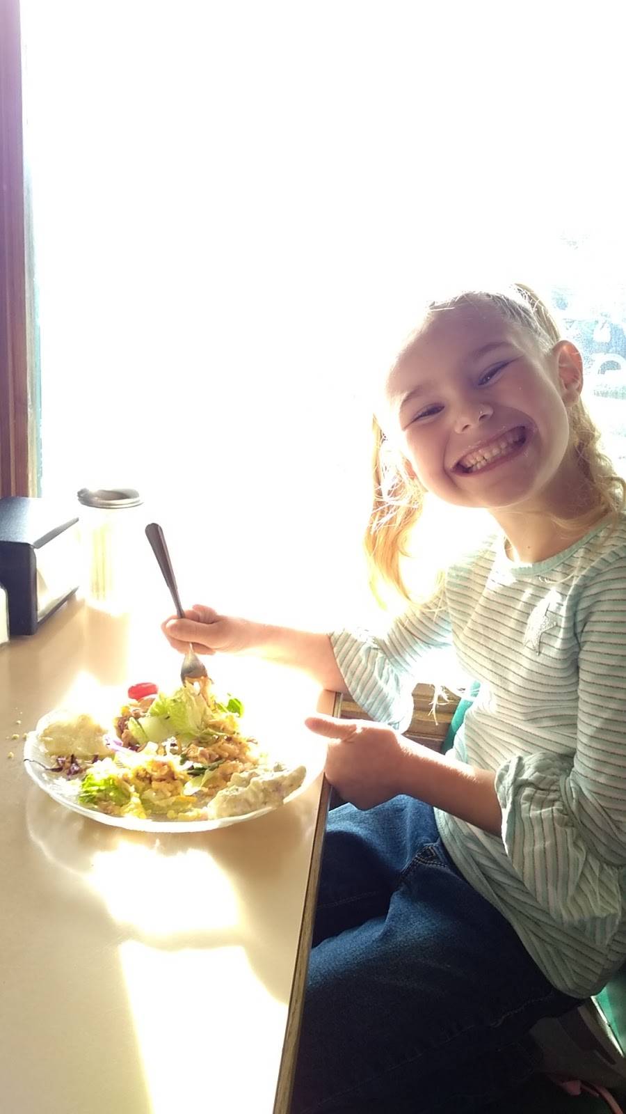 Round Table Pizza | meal delivery | 550 Montecito Center, Santa Rosa, CA 95405, USA | 7075381777 OR +1 707-538-1777