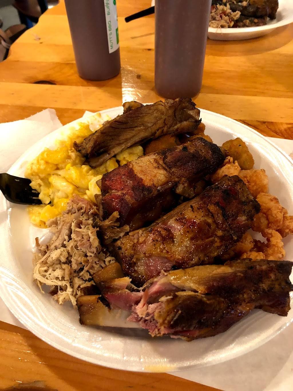 Mutts BBQ | restaurant | 214 E Butler Rd, Mauldin, SC 29662, USA | 8642549997 OR +1 864-254-9997