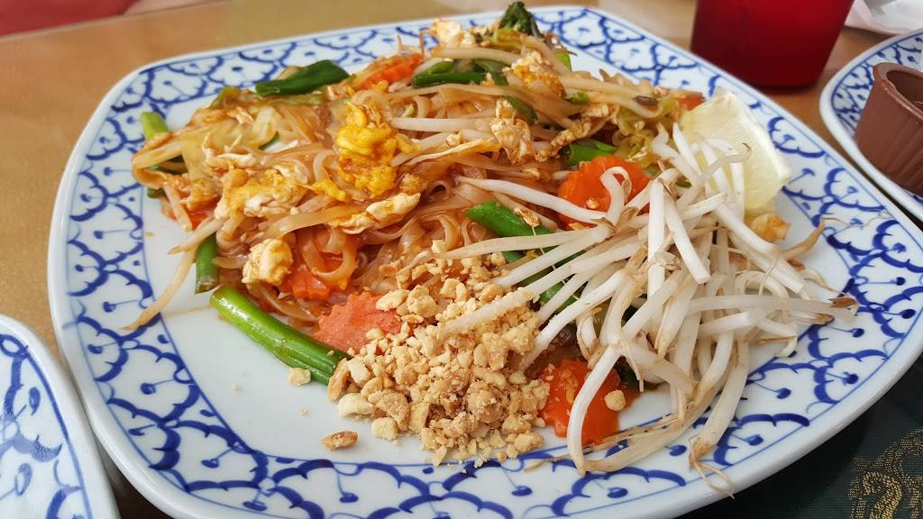 Tom Yum Thai Restaurant | restaurant | 13736 W Bell Rd, Surprise, AZ 85374, USA | 6235840449 OR +1 623-584-0449