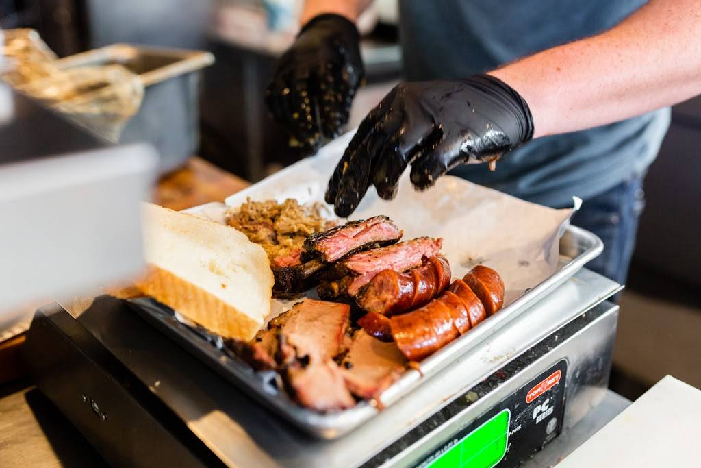 Juicy Pig Barbecue | restaurant | 708 N Locust St, Denton, TX 76201, USA | 9403870708 OR +1 940-387-0708