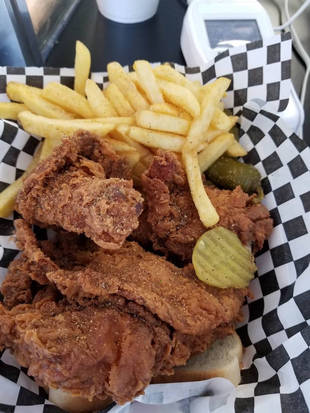 Daddy Macs Chicken | restaurant | 1050 N Westmoreland Rd, Dallas, TX 75211, USA | 4698281999 OR +1 469-828-1999