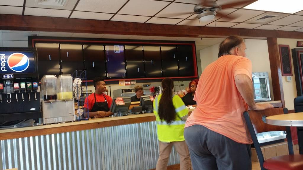 Lees Famous Recipe Chicken | restaurant | 5030 Montgomery Rd #2129, Cincinnati, OH 45212, USA | 5133512224 OR +1 513-351-2224