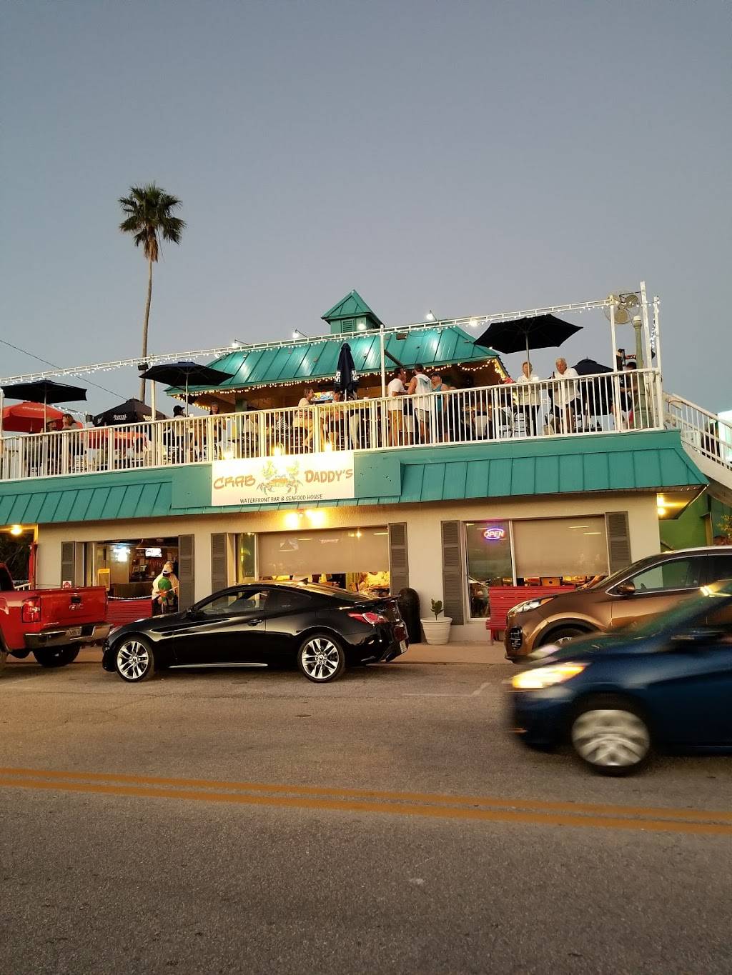 Shark Tales Waterfront Restaurant | restaurant | 677 75th Ave, St Pete Beach, FL 33706, USA | 7277670070 OR +1 727-767-0070