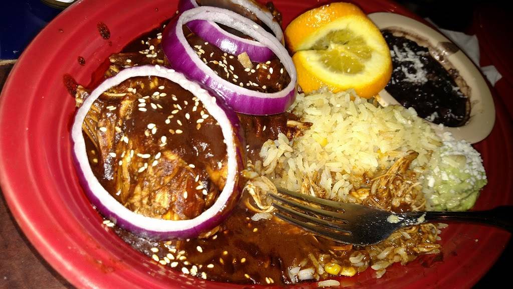 Sol Y Luna | restaurant | 19601 Ventura Blvd, Tarzana, CA 91356, USA | 8183438488 OR +1 818-343-8488