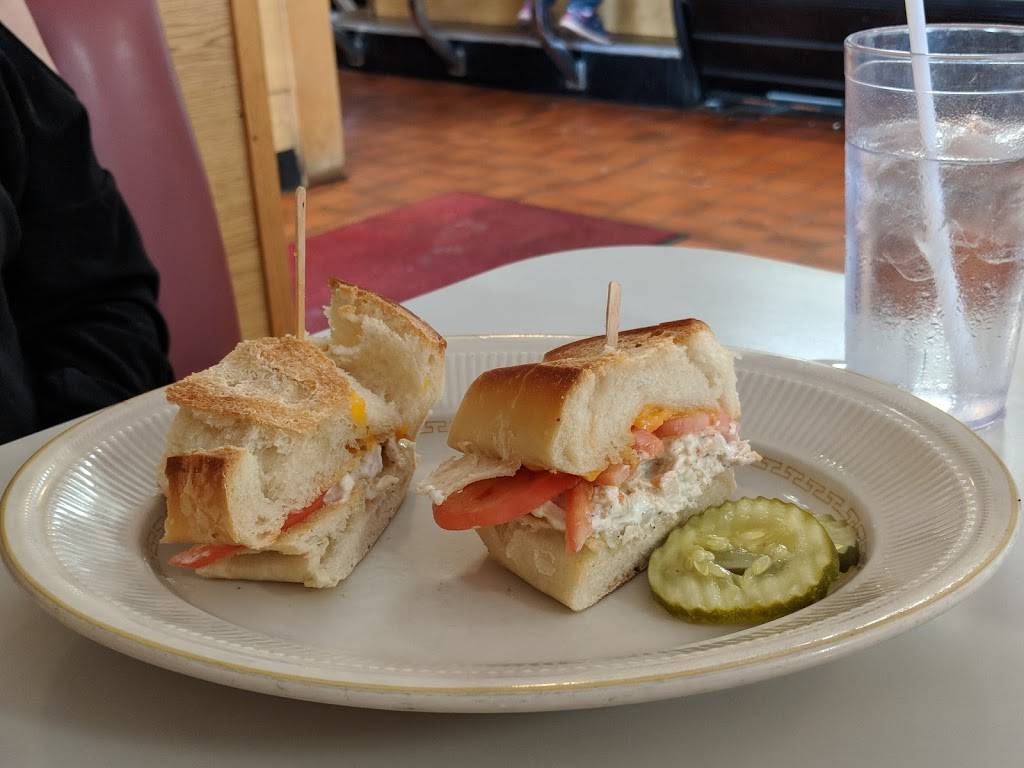 Bay Front Restaurant | restaurant | 1075 Empire Blvd, Rochester, NY 14609, USA | 5854822247 OR +1 585-482-2247