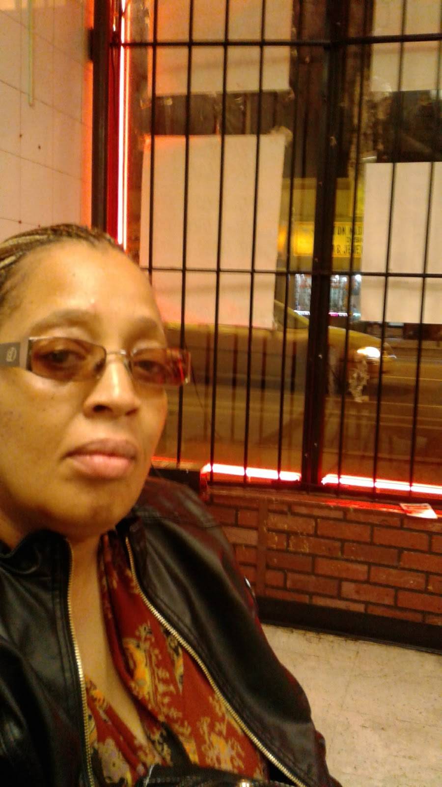 Rays Island Grill | restaurant | 3146 W 63rd St, Chicago, IL 60629, USA | 7734341010 OR +1 773-434-1010