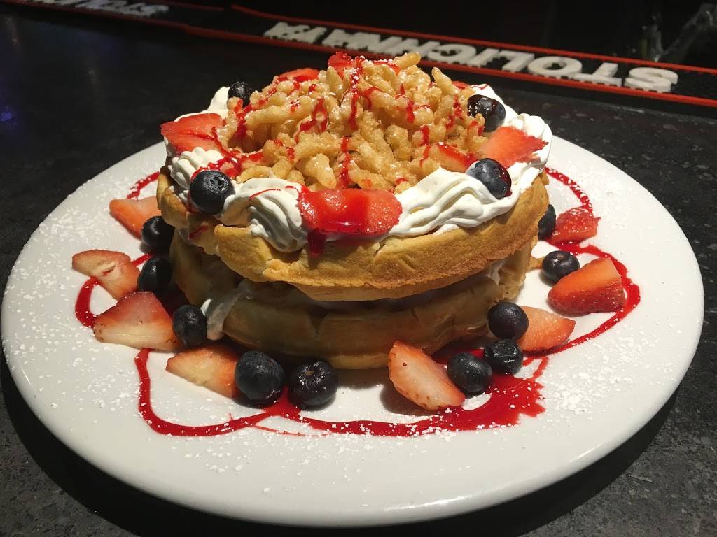 BIGS Fullerton | restaurant | 323 N State College Blvd, Fullerton, CA 92831, USA | 7145264950 OR +1 714-526-4950