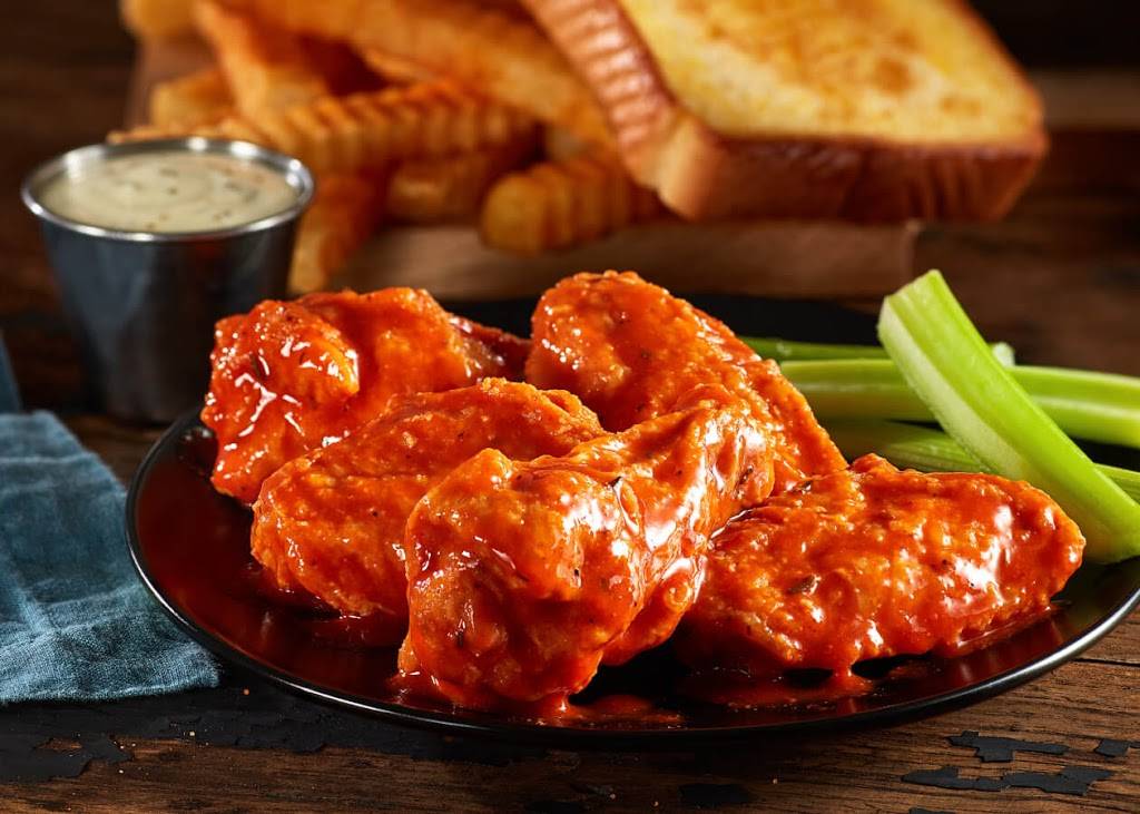 Zaxbys Chicken Fingers & Buffalo Wings | restaurant | 320 Azalea Square Blvd, Summerville, SC 29483, USA | 8438519506 OR +1 843-851-9506