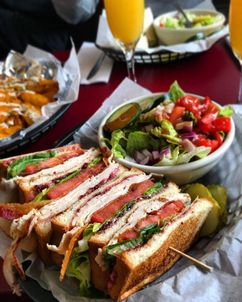 Third Street Retreat Eatery & Pub | cafe | 250 Rainbow Blvd, Niagara Falls, NY 14303, USA | 7163710760 OR +1 716-371-0760