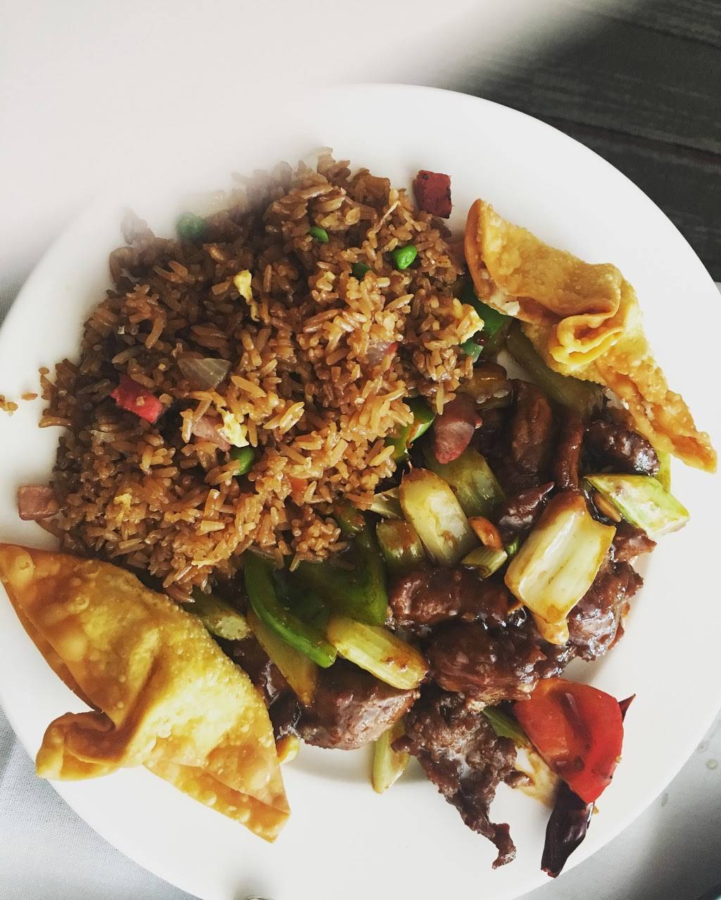 Oyes Chinese Restaurant | restaurant | 44 Broadway, Saugus, MA 01906, USA | 7816663836 OR +1 781-666-3836