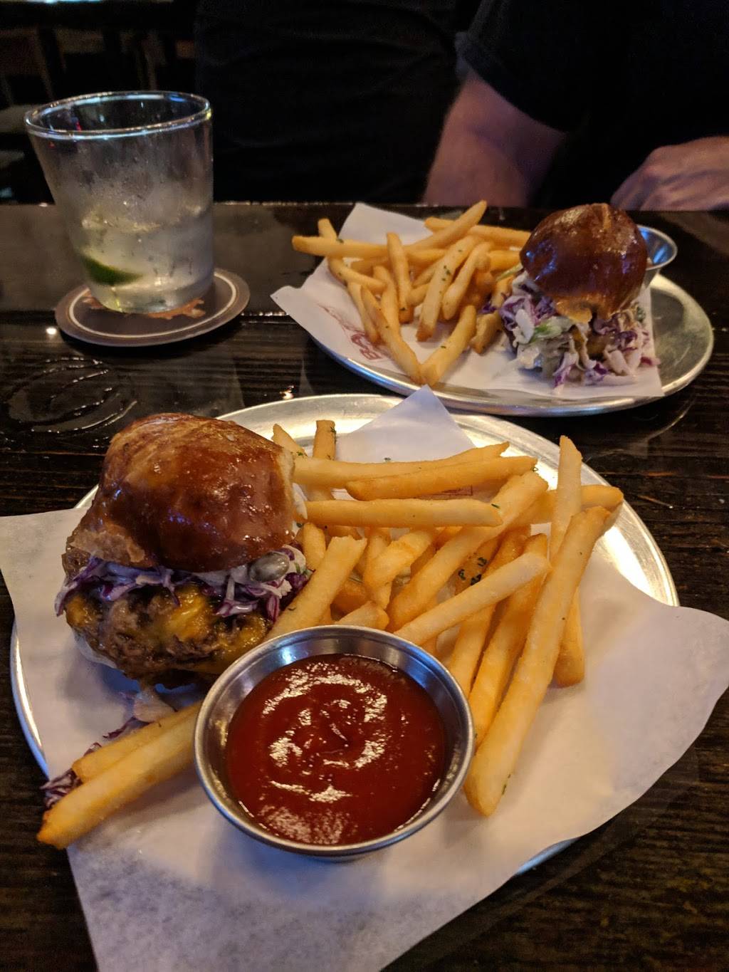 Basin 141 Social Bar & Kitchen | restaurant | 402 S Myrtle Ave, Monrovia, CA 91016, USA | 6262490358 OR +1 626-249-0358