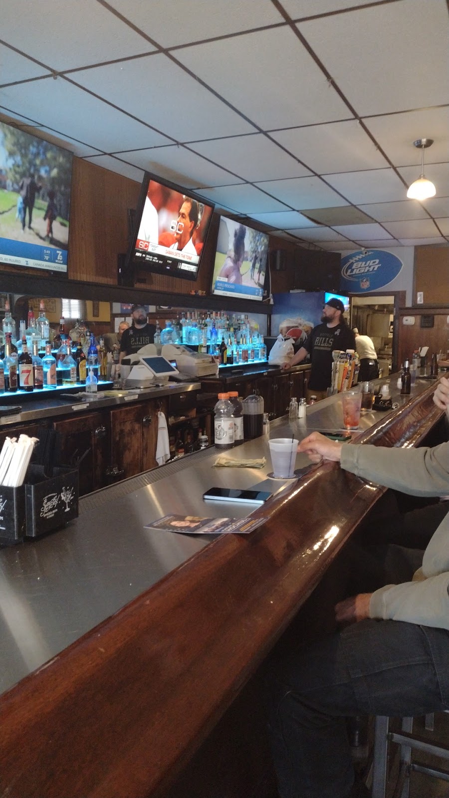 Wiechecs Lounge | night club | 1748 Clinton St, Buffalo, NY 14206, USA | 7168232828 OR +1 716-823-2828