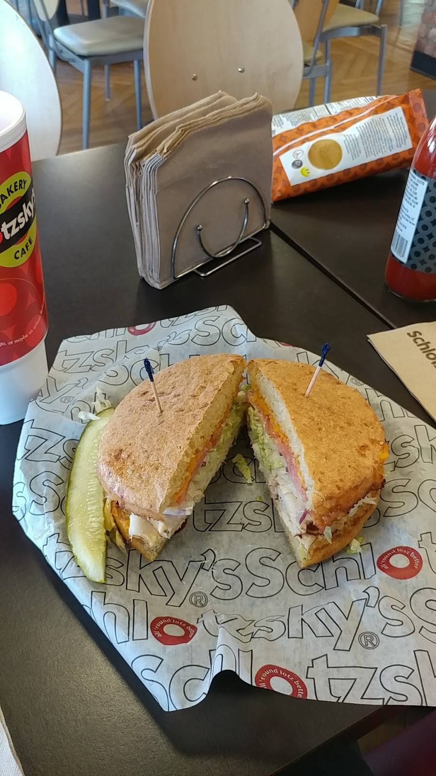 Schlotzskys | bakery | 8425 N Rockwell Ave, Oklahoma City, OK 73132, USA | 4057223279 OR +1 405-722-3279